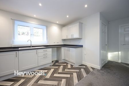 2 bed bungalow to rent in Calvin Court, Holt Lane, Kingsley, Stoke-on-Trent, Staffordshire - Photo 3