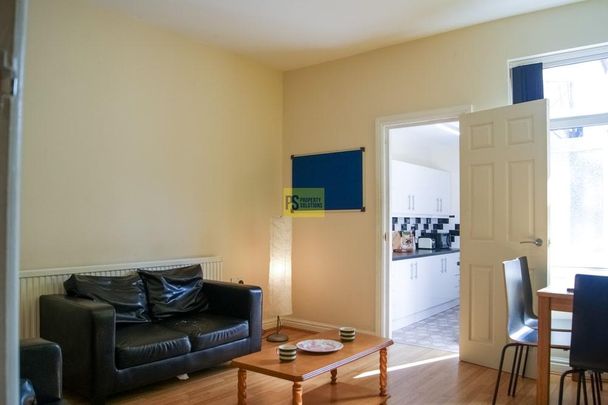 3 bedroom terraced house to rent - Photo 1