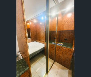 Cairns Best Value Secure Complex - Studio with washing machine - Photo 1