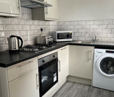 Grosvenor Road, Liverpool - Photo 3