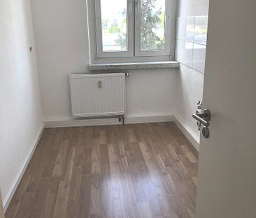 Schöne 3-Raumwohnung mit Balkon – Wird frisch für sie renoviert! Ab... - Photo 6