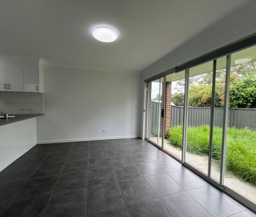 Modern Three Bedroom House - Photo 6