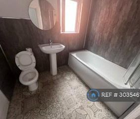 3 bedroom flat to rent - Photo 6