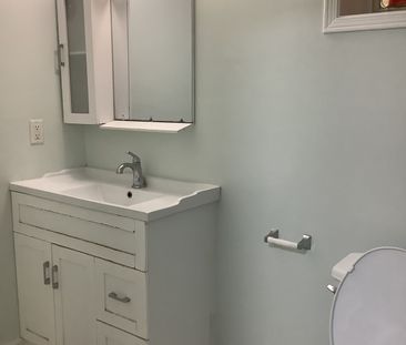 For Lease - 17 Dunsmore Lane, Barrie, Ontario - Photo 3