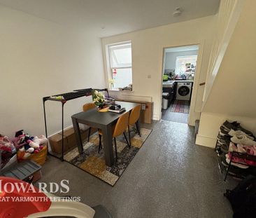 2 bedroom terraced house to rent - Photo 3