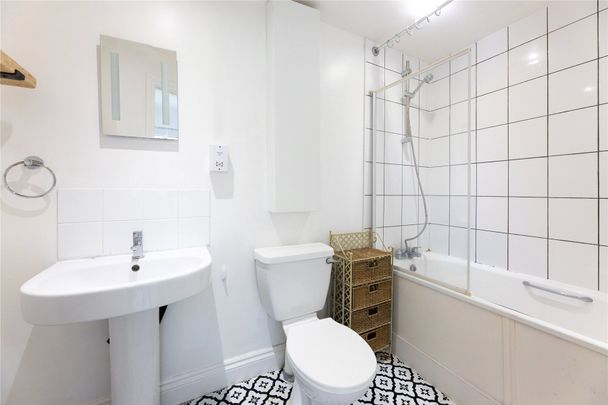 Clonmore Street, Southfields, SW18 flat to rent - Photo 1