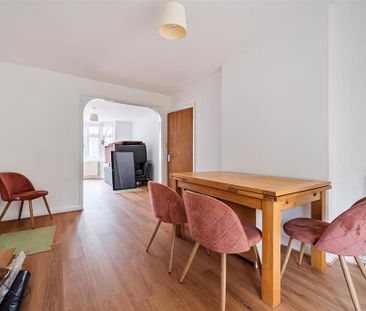 5 bedroom detached house to rent - Photo 1