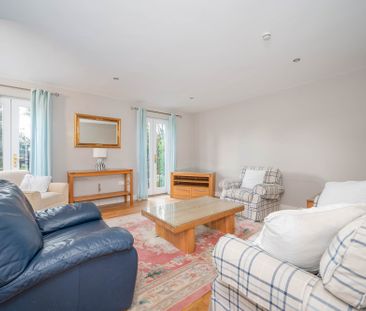 Apartment 3 Lily Court, 14a Deramore Park South, Belfast, BT9 5JY - Photo 2