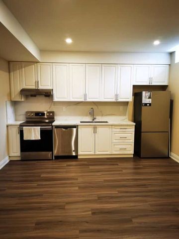 For Lease - 111 Mitchell Place, Newmarket, Ontario - Photo 2