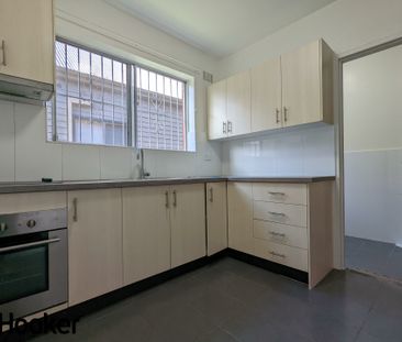 Spacious 2 Bedroom Unit - Photo 5