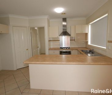 TWO BEDROOM UNIT IN A QUIET COMPLEX - Available Now !!! - Photo 4