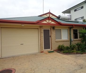 Low set Villa/Townhouse with low maintenance courtyard! Only 4 vill... - Photo 5