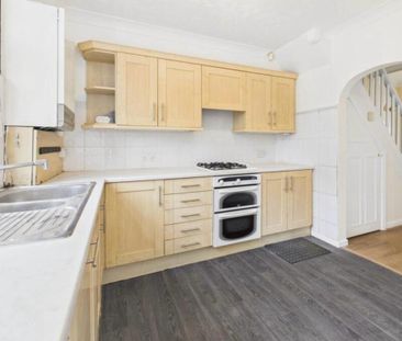 2 Bed Terraced House, Oakley Road, LU4 - Photo 6