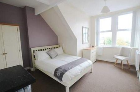 1 bedroom in a house share to rent - Photo 2
