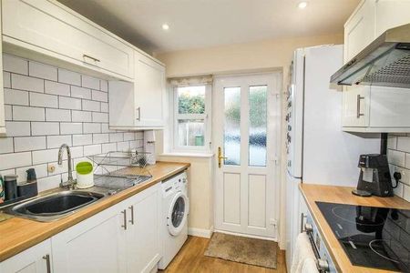 Trafalgar Road, Horsham, RH12 - Photo 3