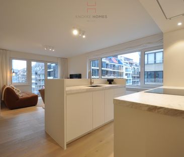 Volledig gerenoveerd, gemeubeld hoekappartement gelegen op enkele s... - Photo 6