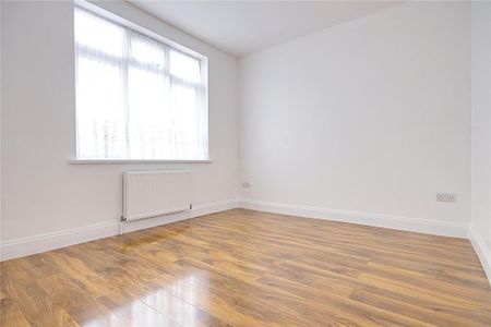 4 bedroom semi-detached house to rent - Photo 4