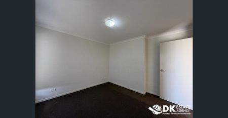 Modern 4 Bedroom Family Home - Photo 4