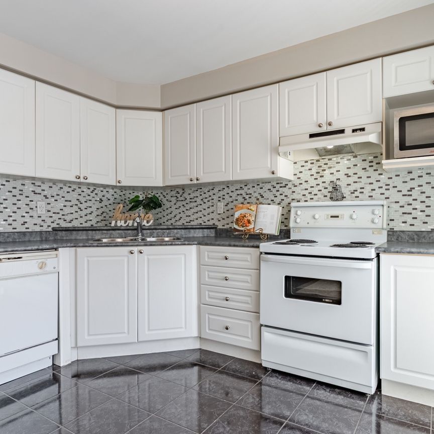 For Lease - 1637 Stover Crescent, Milton, Ontario - Photo 1