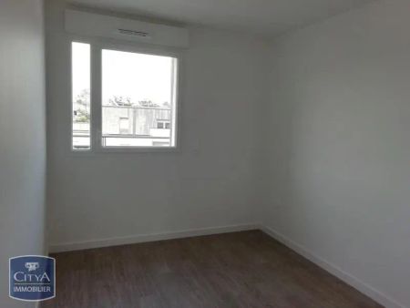 Appartement à louer 4 pièces 84.65m² - Photo 3