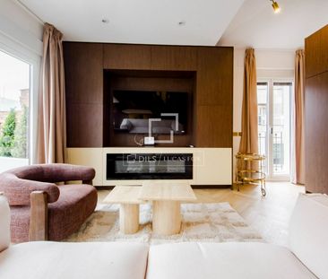 Excellent 2 Bedroom penthouse for rent in Cortes / Huertas, Madrid - Photo 2
