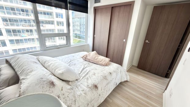 For Lease - 19 Bathurst Street Unit# 911, Toronto, Ontario - Photo 1