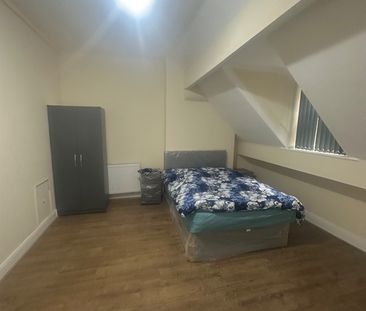 Room in a Shared Flat, Thornhill Road, B21 - Photo 1