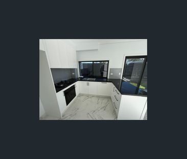 BRAND NEW 3 BEDROOM TOWNHOUSE IN GREAT LOCATION! - Photo 2