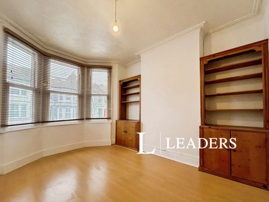 2 bedroom maisonette to rent Cowper Street, Hove, East Sussex, BN3 - Photo 1