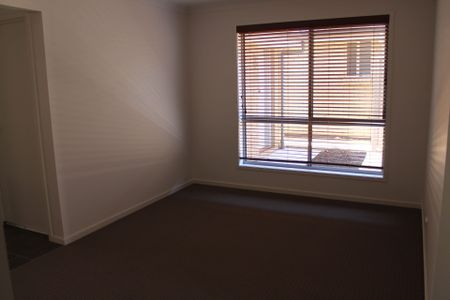 Modern 3 Bedroom Property in Smithfield Plains - Photo 2