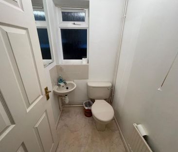 4 bedroom detached house to rent - Photo 3