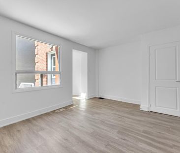 371 Yonge Kingston - Photo 3