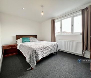 1 bedroom in a house share to rent - Photo 5