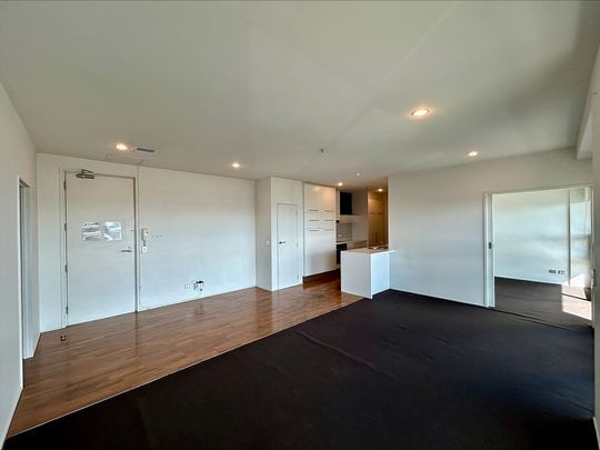 PREMIUM CITY APARTMENT LIVING!! - Photo 1