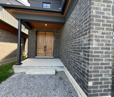 For Lease - 7532 Splendour Drive Unit# Upper, Niagara Falls, Ontario - Photo 4