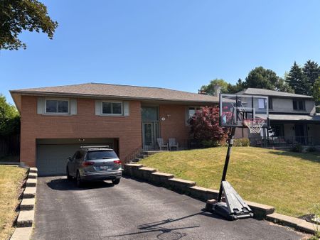For Lease - 74 Ladyslipper Court, Markham, Ontario - Photo 3