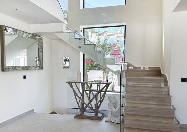 Luxury Villa for rent in Benahavís, Spain