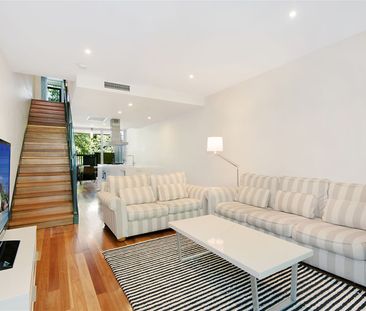2/28 Cordelia Street, South Brisbane QLD 4101 - Townhouse For Rent ... - Photo 1