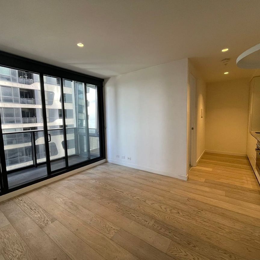 2 Bedroom Apartment in the heart of CBD - Photo 1