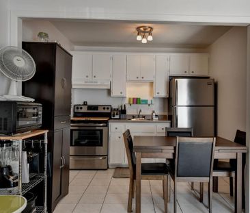 JOLI 3 1/2 RÉNOVÉ TOUT BÉTON - LIBRE - Photo 2