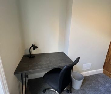 4 Bed Student Accommodation - Photo 4