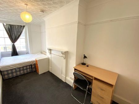 4 bedroom maisonette to rent - Photo 4