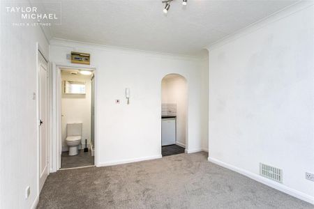 Studio to rent - Photo 5