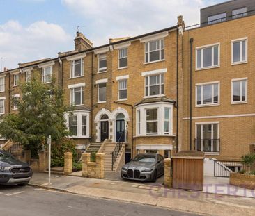 3 bedroom flat in Blackheath - Photo 4