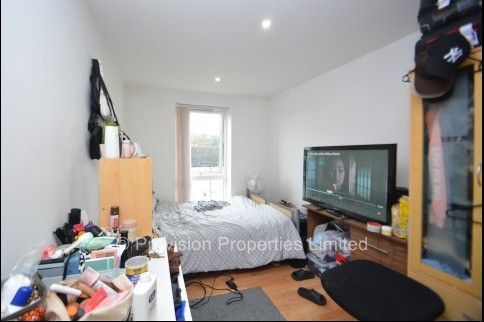 3 Bedroom House Near the Leeds University - Photo 1