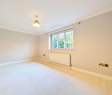 6 bedroom detached house to rent - Photo 4