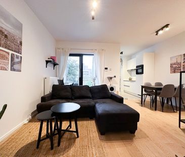 Instapklaar appartement met twee slaapkamers en terras nabij statio... - Foto 4