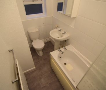 To Let 1 Bed Apartment - Photo 6