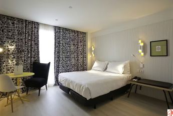 Carrer de Josep Pla, Barcelona, Catalonia 08019