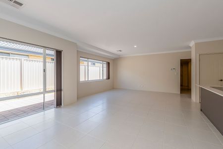 Four Bedroom Family Home in Baldivis - Photo 5